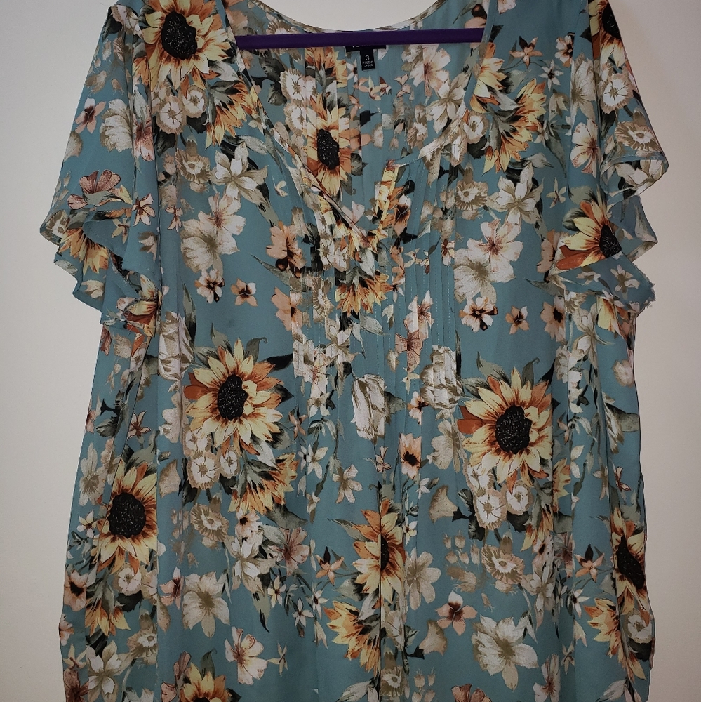 Torrid Size 3 pintuck blouse